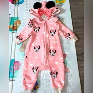 🎀👧🏻NWOT MINNIE MOUSE JUMPSUIT. 0-3 months.